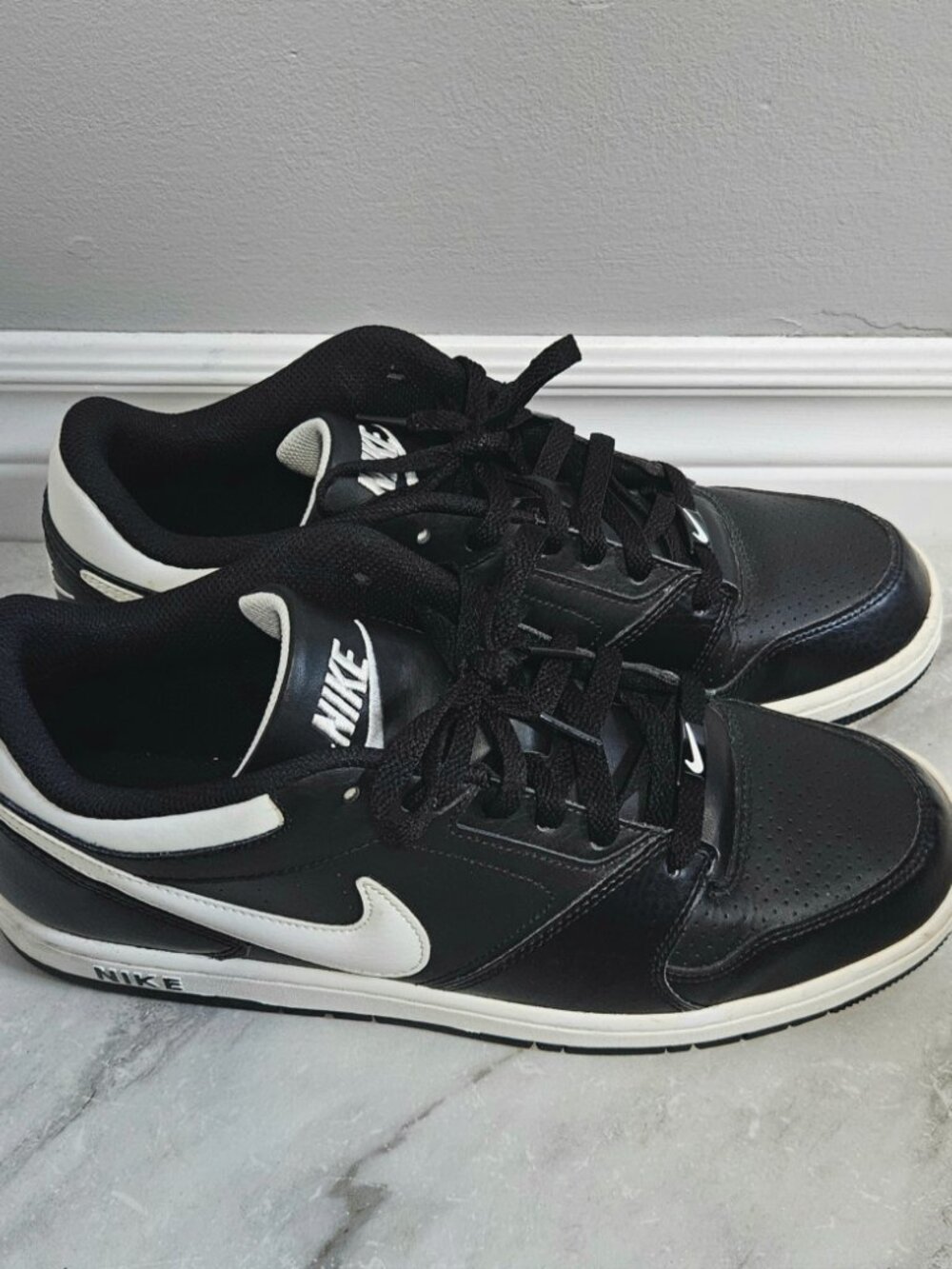 Nike Prestige 4 Low – Black/White Leather – Men’s Size 11